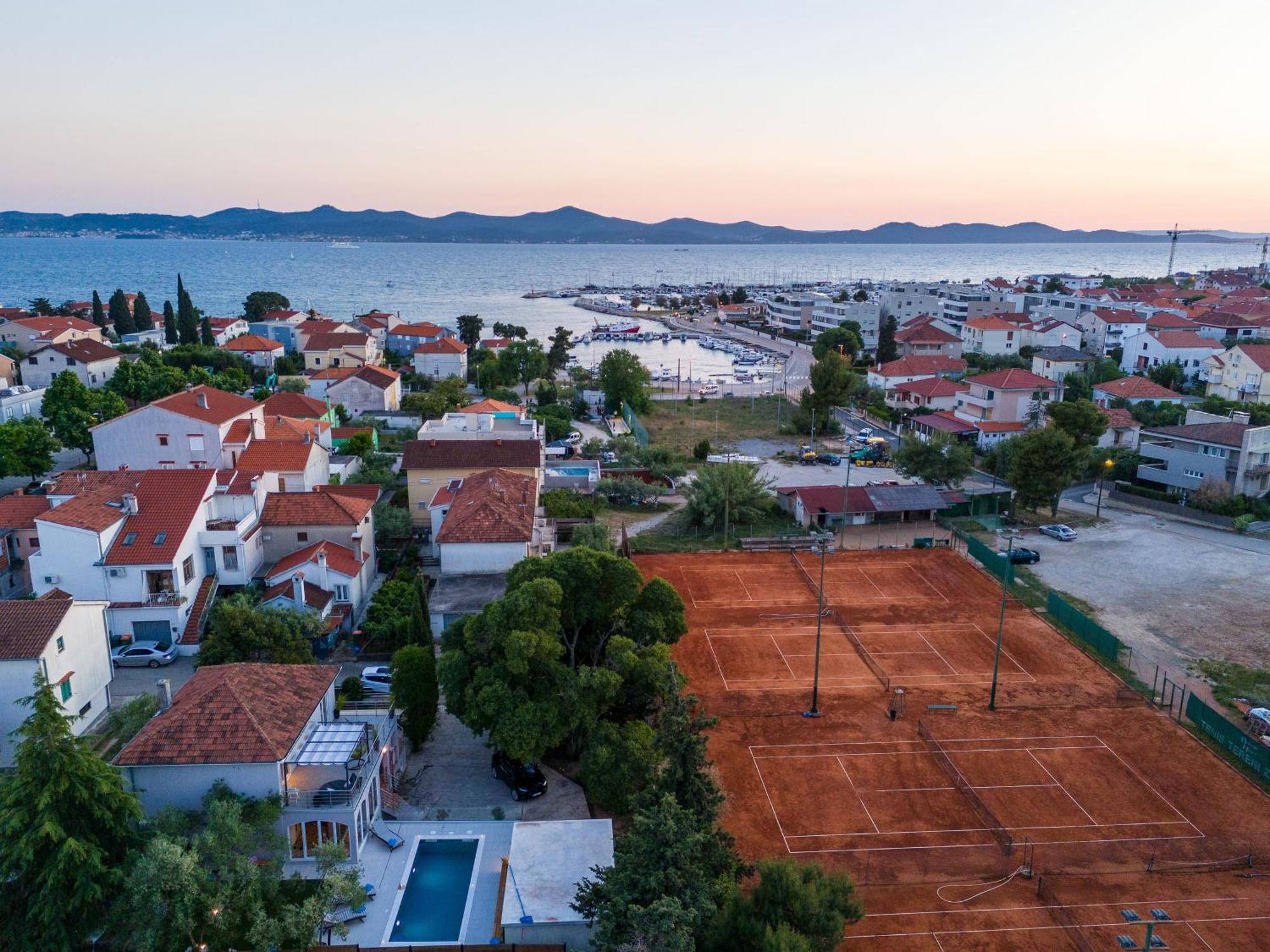 Villa B&d For The Complete Pleasure Of Vacation !heated! Private Pool! Oasis In The Center Of Zadar, 100m From The Sea