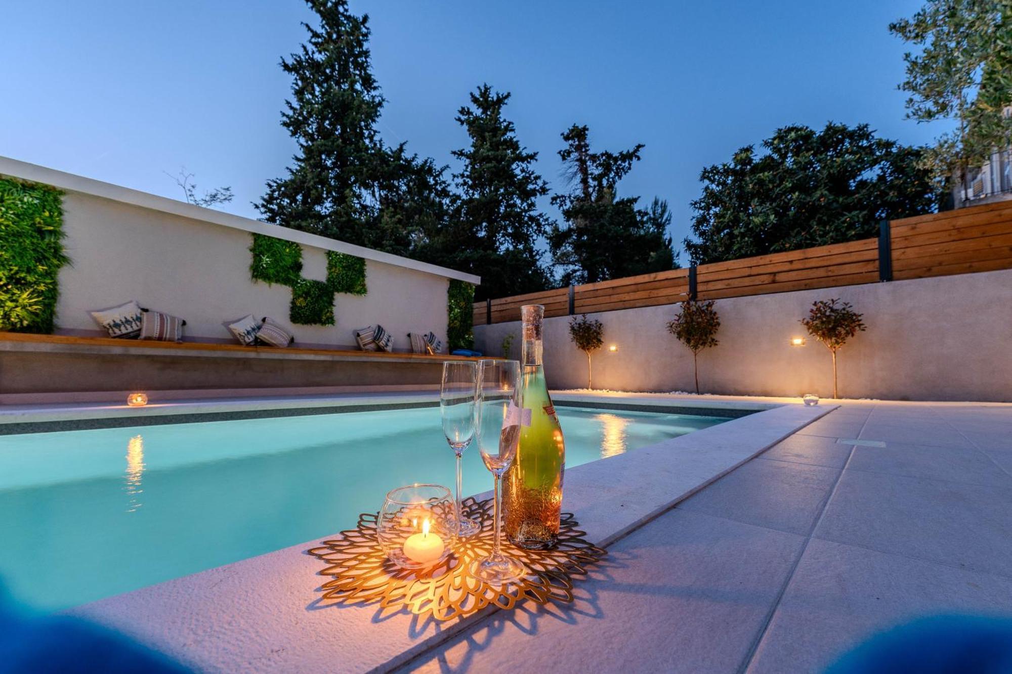 B&d For The Complete Pleasure Of Vacation !heated! Private Pool! Oasis In The Center Of Zadar, 100m From The Sea * Zadar